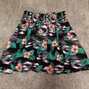 NWOT HOT Topic Floral skirt